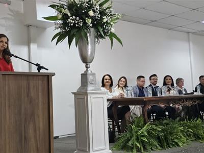 Foto da Notícia: Gisela Cardoso participa de solenidade na Universidade de Cuiabá